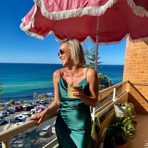 Meet your Posher, Simone